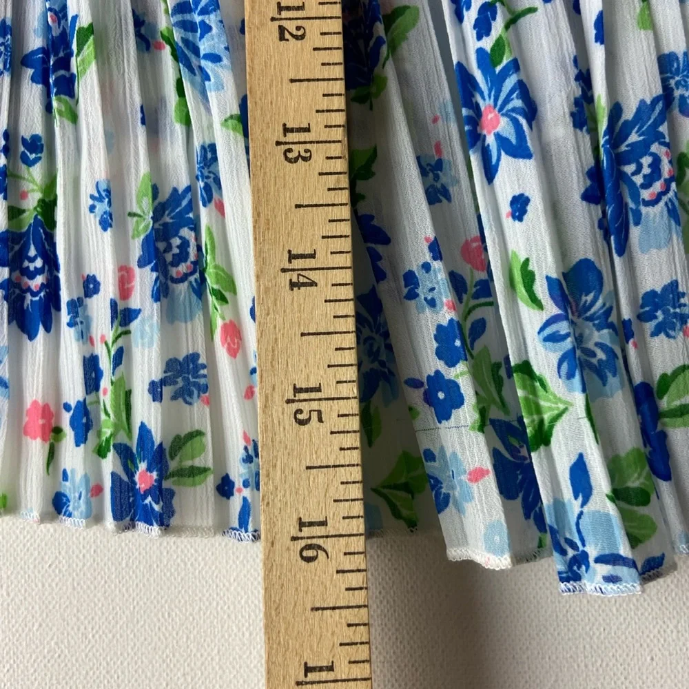 Abercrombie & Fitch Floral Adjustable Strap Floral Tank Top SzS (sku241) - Picture 7 of 8